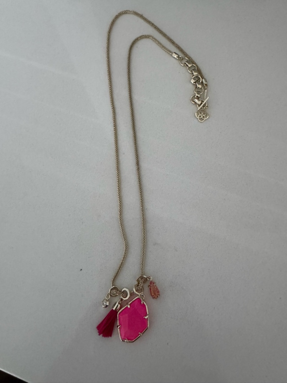 Kendra Scott necklace
